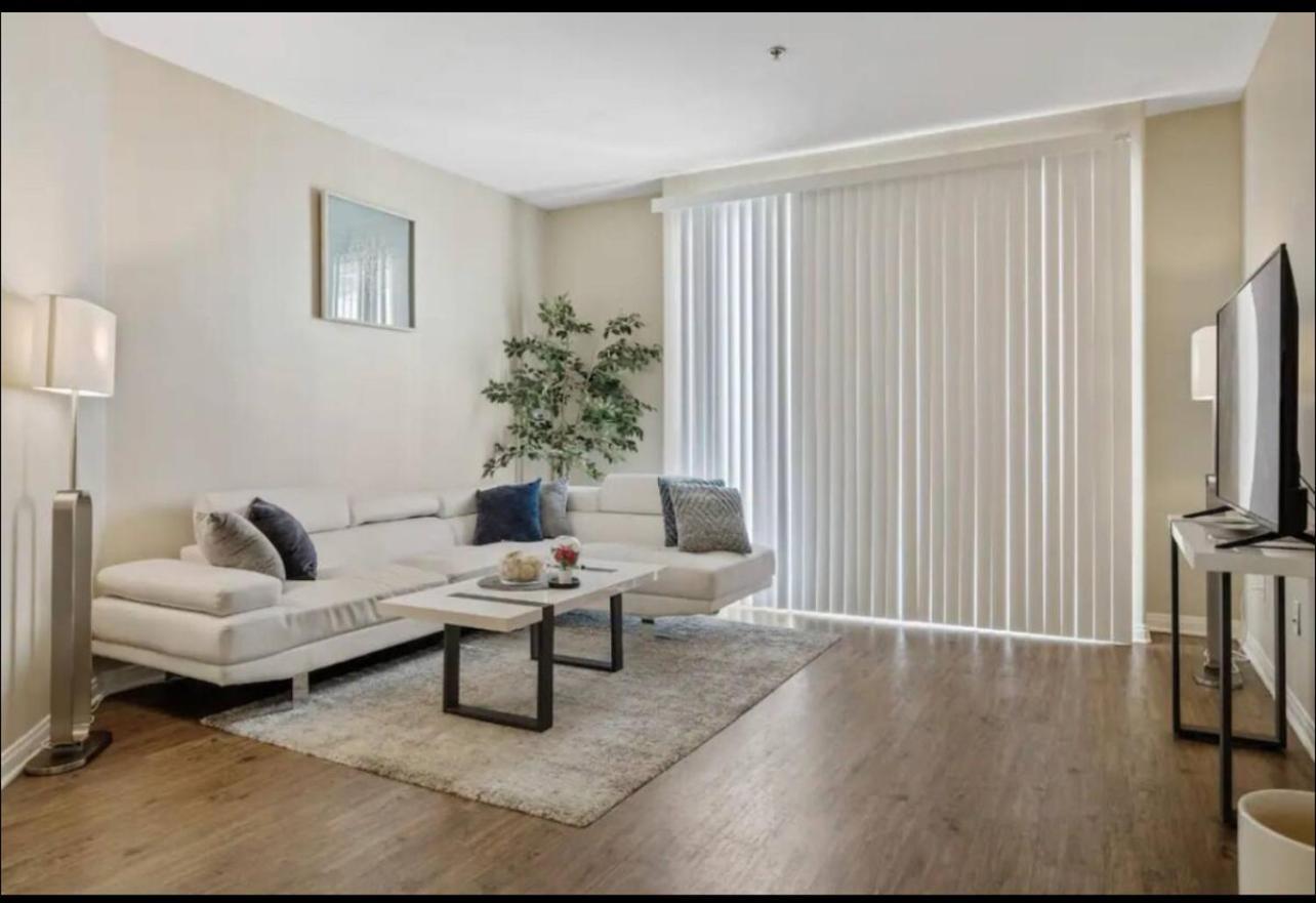 The Reve Marina 2 Bedrooms With Swimming Pool Free Parking Los Angeles